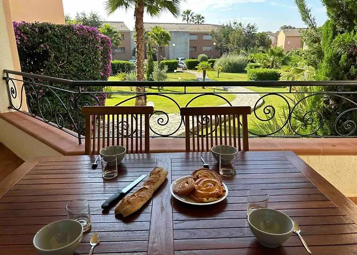 Sognu Di Mare: Spacious With Pools In Marine De Bravone Apartment Linguizzetta