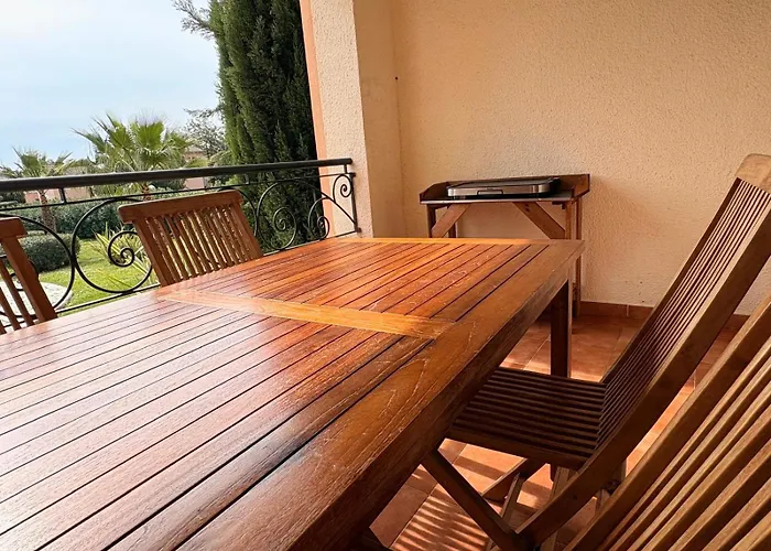Sognu Di Mare: Spacious With Pools In Marine De Bravone Apartment Linguizzetta